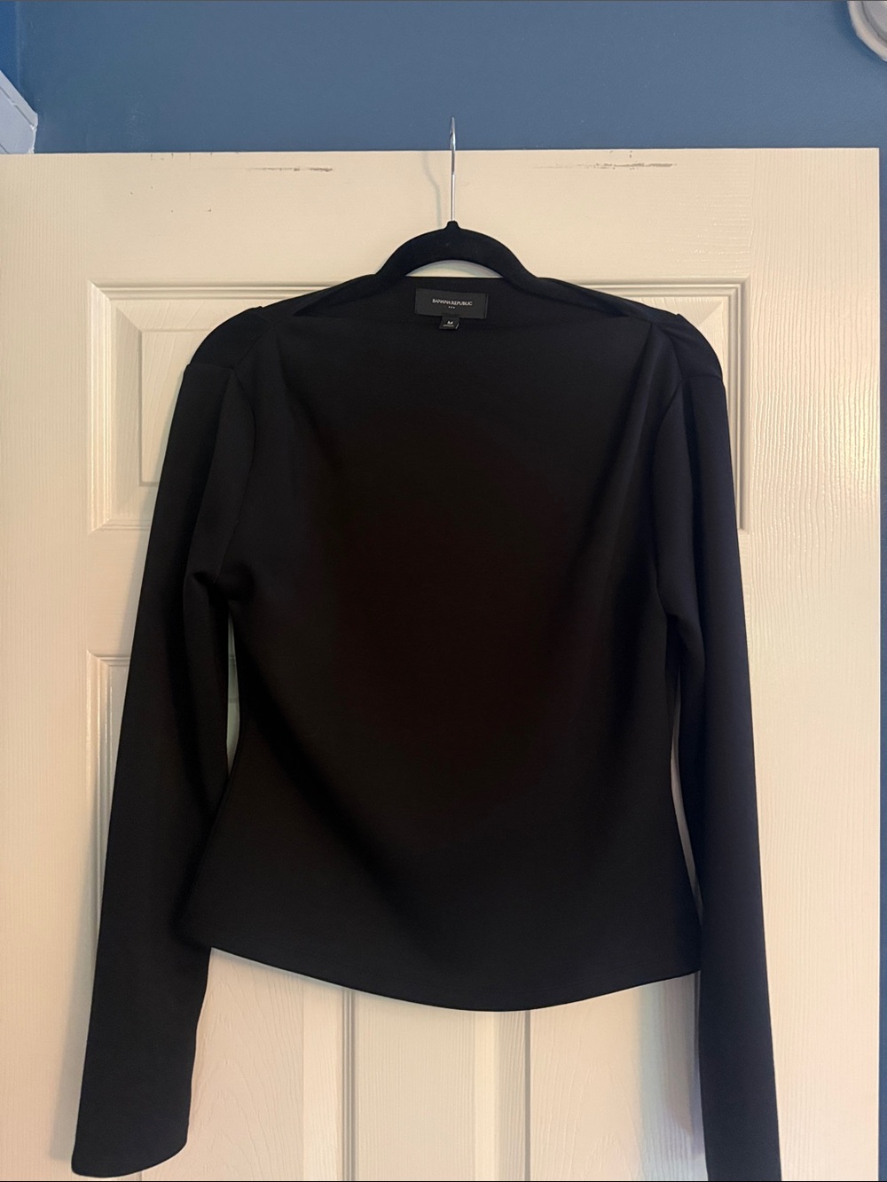 Banana Republic Black Long Sleeve Women's Top - Crew Neck